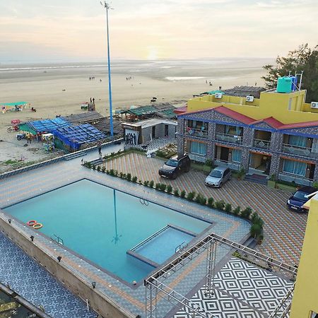 Goa Beach Resort On Beach Mandarmani Exterior photo